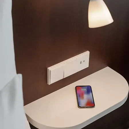 Otel Ruby Ella Köln