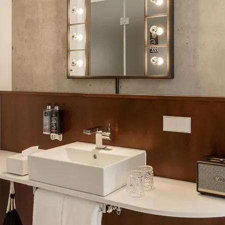 Ruby Ella By Ihg Hotel 4*